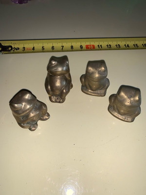 Set of 4 vintage brass frog figurines new