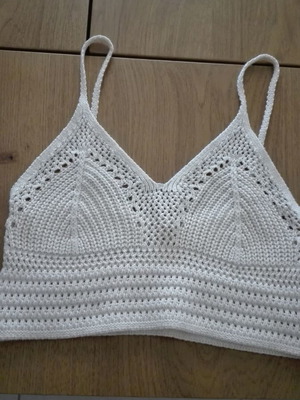 Stradivarius knitted crop top white like new