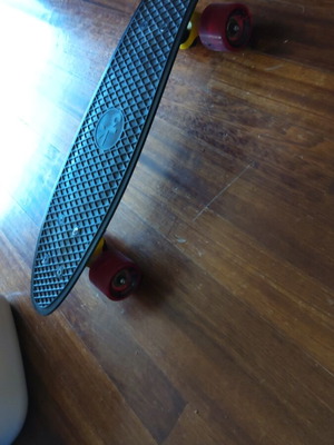 Skateboard used, good condition