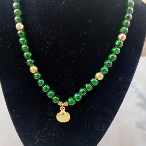 Handmade necklace set with beads and gold shell motifs like new