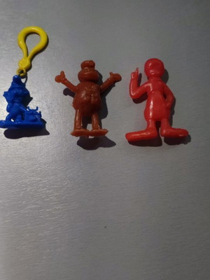 Lucky Cup & Bozo figures used toys