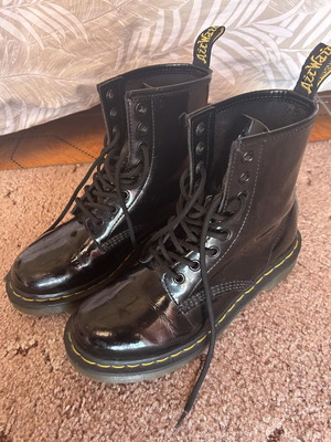 Dr. Martens boots used black patent leather size 37
