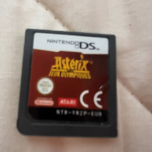 Nintendo DS like new with 11 games
