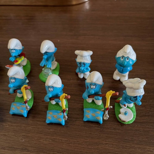 Kinder Surprise Vintage Mini Smurfs Parade 2008 Like New