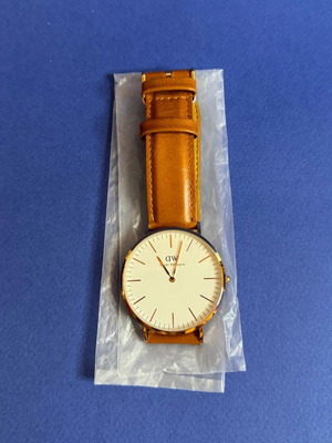 Daniel Wellington leather watch like new