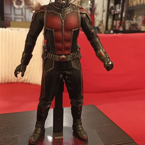 Hot Toys MMS308 Ant-Man Scott Lang Paul Rudd 1/6 Figure like new