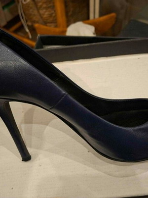 Mourtzi Navy pumps size 38.5 like new