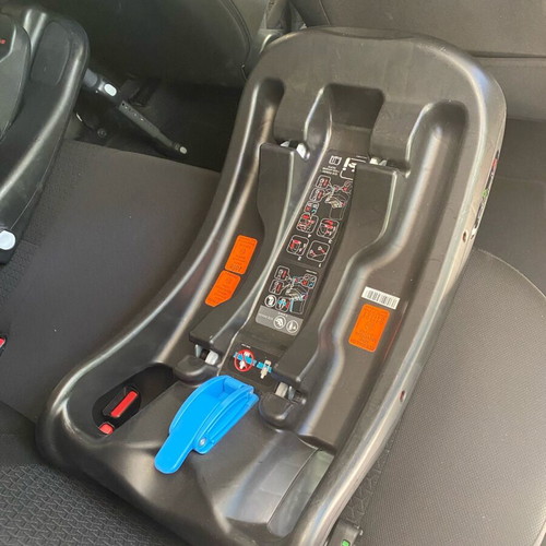 Joie Gemm baby car seat with isofix base like new