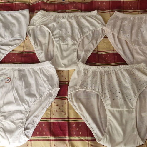 Set of 5 XL Underwear new