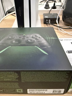 Xbox 20th Anniversary Controller and Battery Pack new