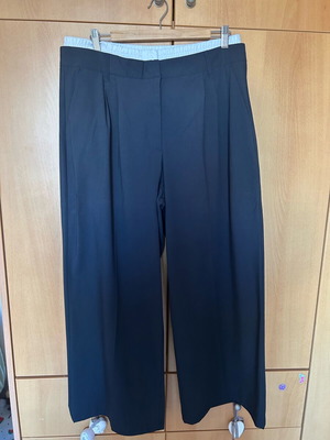 Γυναικείο παντελόνι Bershka no 44 μπλε σαν καινούργιο