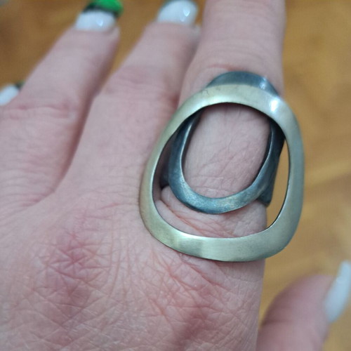 Silver 925 Ring like new, open design with double texture