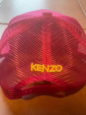 Καπέλο Kenzo νέο φούξια με κεντημένες λεπτομέρειες
