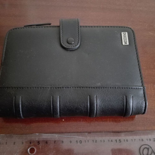 Moschino leather organiser used in very good condition
