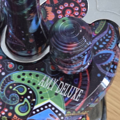 Amy Deluxe hookah new, portable funky tribal design