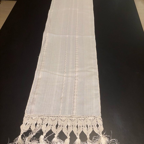 White table runner new with lace and fringes 85x23cm