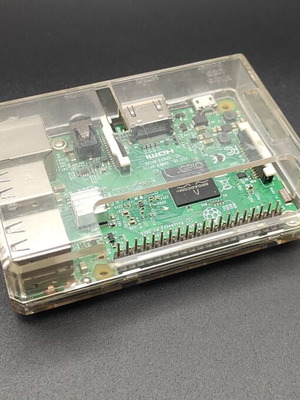Raspberry Pi Model B V1.2 с прозрачен калъф като нов