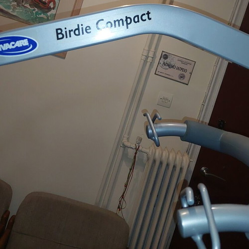 Invacare Birdie Compact electric folding patient lift, 150 kg