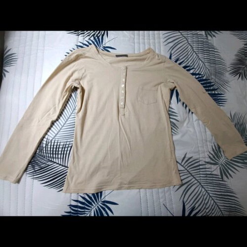 Women's long-sleeve blouse in beige, like new, size S