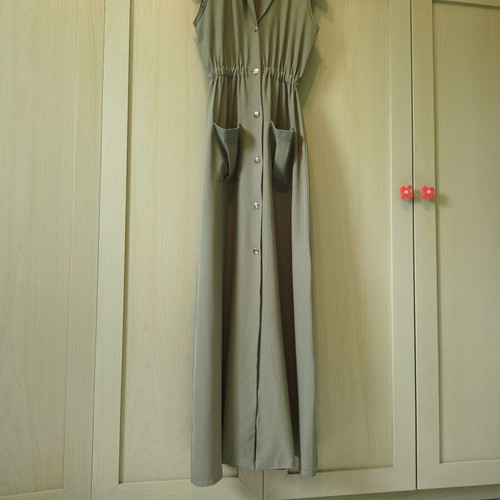 Sleeveless semizie dress maxi green, like new by Owtwo