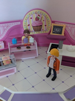 Playmobil cake shop used in good condition