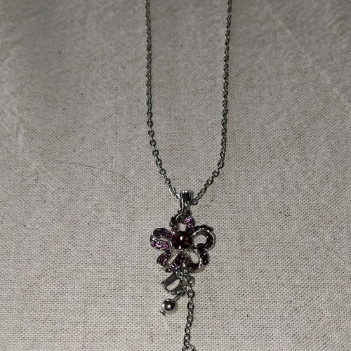 Pendant chain with flower like new, silver