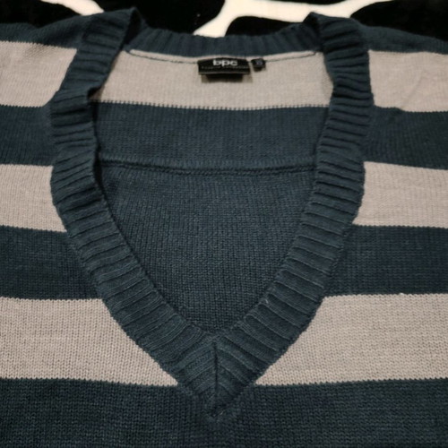 Knitted sweater with stripes like new, size 40-42