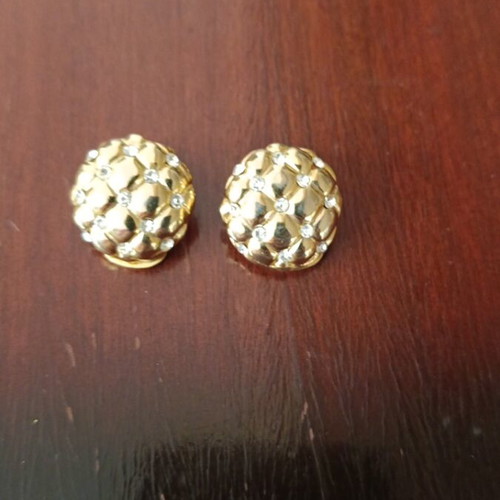 Clip earrings like new