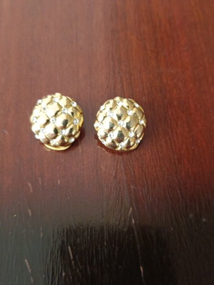 Clip earrings like new