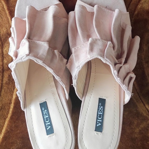 Slippers pack of two, grey and salmon, sizes 38 and 39, like new