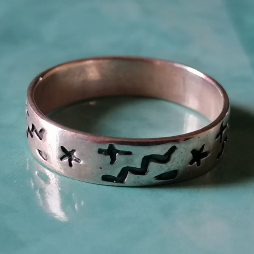 Men's 925 Silver Ring Wedding Band with Embossed Symbols new