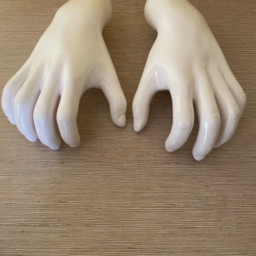 Doll hands pair like new