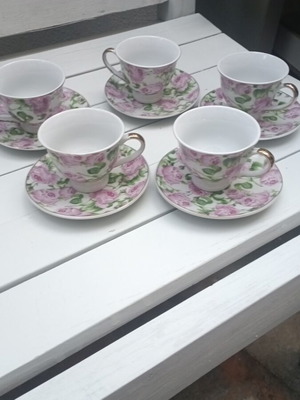 Vintage Greek coffee cups set of 4 in excellent condition