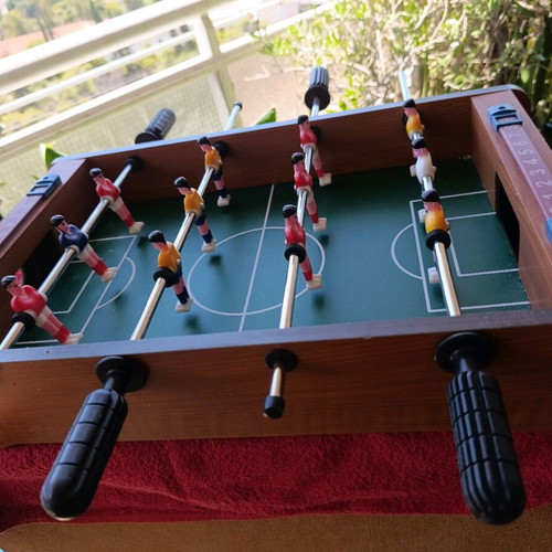 Mini foosball table like new without balls