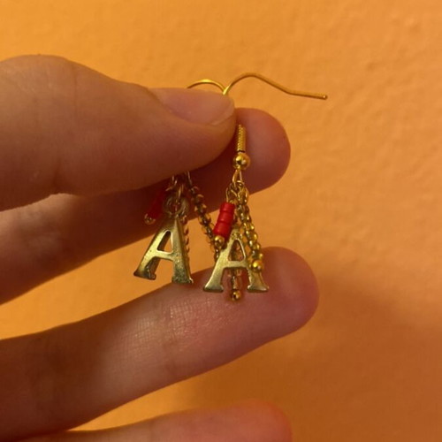 Handmade earrings A in gold and red tones