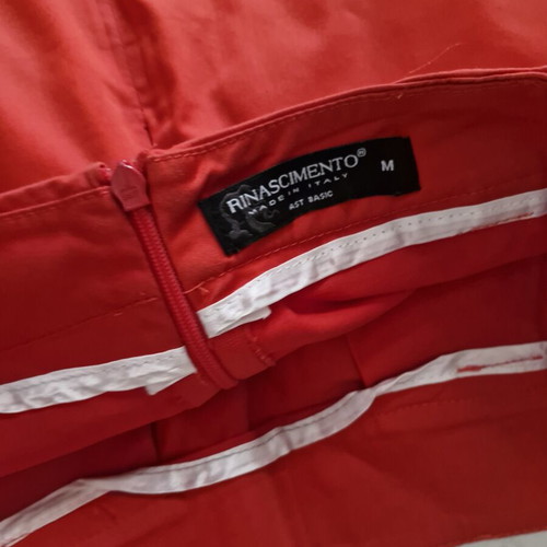 Rinascimento medium skirt like new, red