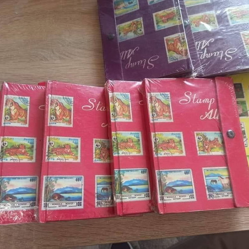 Stamp album new, 8 leaves, 16 pages