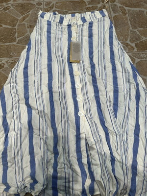 Triya skirt new, size M, white and turquoise