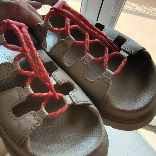 UGG Goldenglow Toggle sandals, beige, size 37