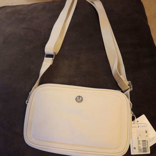 Lululemon Wunder Puff Crossbody Camera - 39,00 - Vendora.cy Lululemon Wunder Puff Crossbody Camera - 39,00 - Vendora.cy