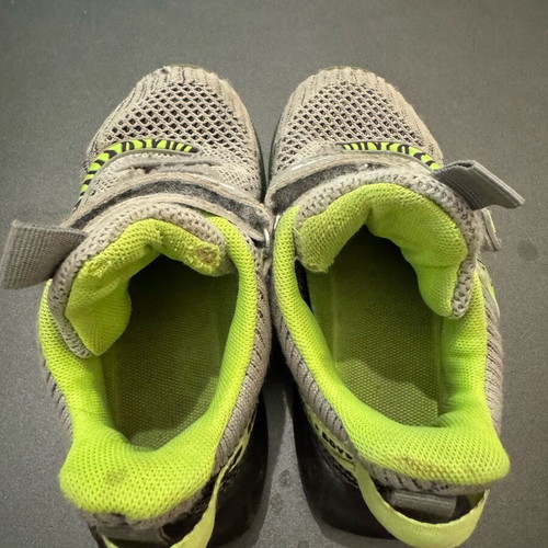 Bull Boys shoes used, size 26, gray, lights not working