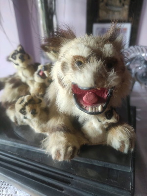 Vintage decorative tiger with 5 small used, handmade with natural fur