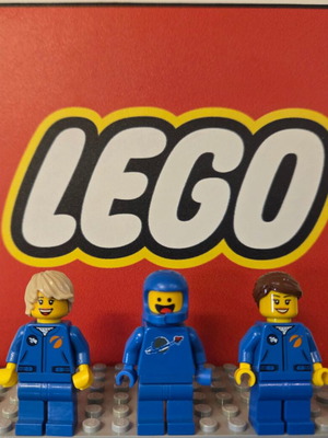 Lego 3 minifigures astronauts new