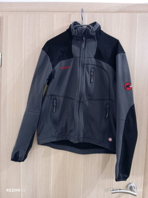 Mammut women's jacket size M like new windbreaker