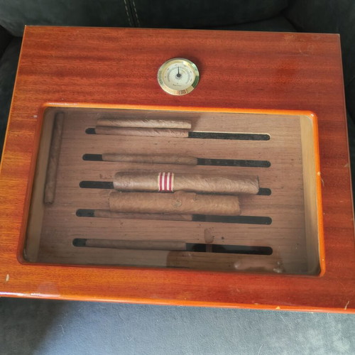 Cigar box wooden used