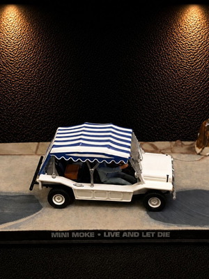 Mini Moke Live and Let Die 1:43 die-cast model from James Bond collection like new