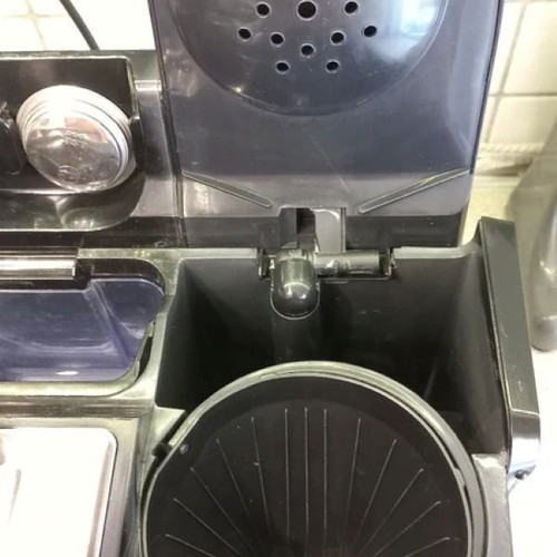 Krups XP2000 Espresso and Drip Coffee Maker like new with Milk Frother