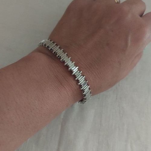 Bracelet made of stainless steel like new, silver color