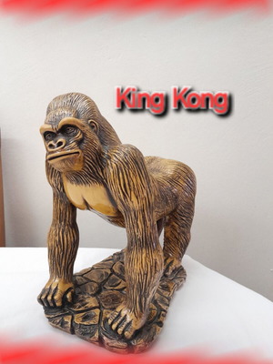 King Kong decorative gorilla sculpture like new, resin faux wood effect