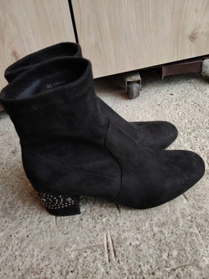 Велурени боти употребявани, черни, номер 40-40.5